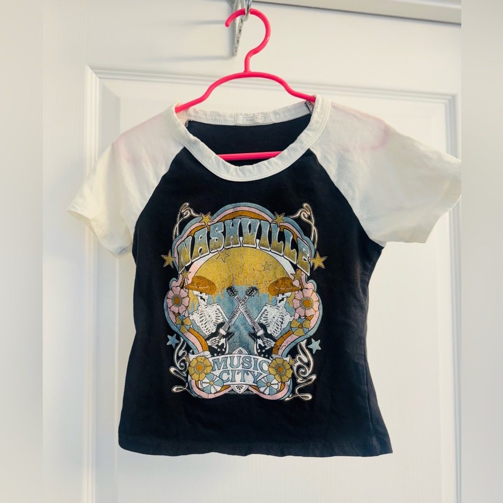 Tilly’s Girls Full Tilt Black & White Nashville Music City Raglan Tee- size s